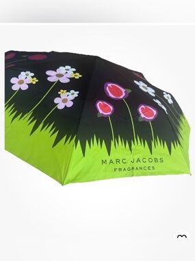 Original MARC JACOBS FLORAL
Pocket Travel Umbrella New W
Pouch